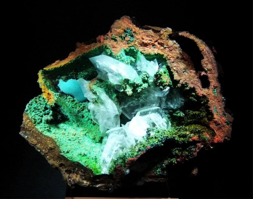Calcita, Conicalcita y Rosasita.
70x55 mm.
(Autor: Jesus Franquesa Baucells)