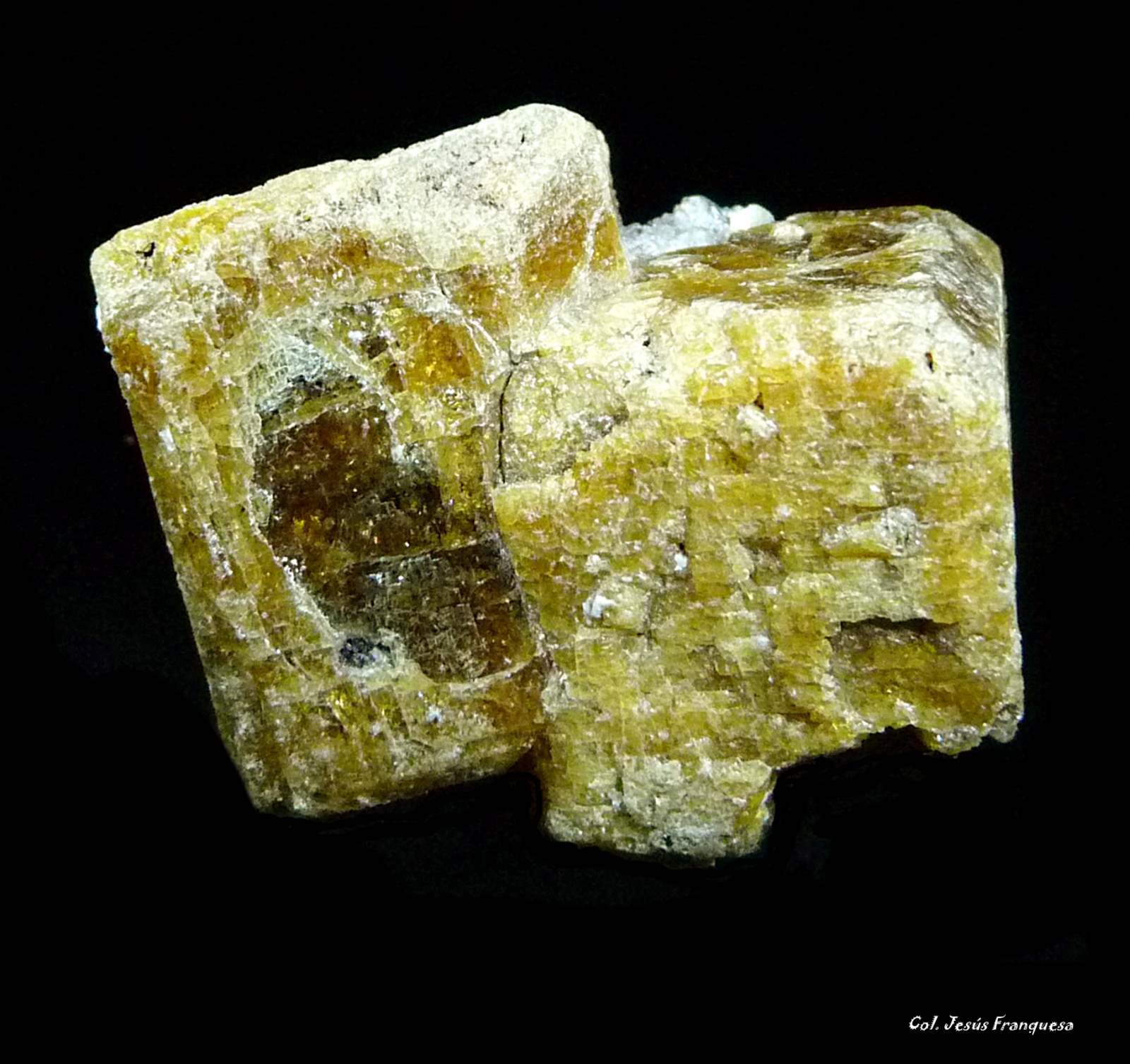 Vesuvianita (Vesubiana).
40x30 mm.
(Autor: Jesus Franquesa Baucells)