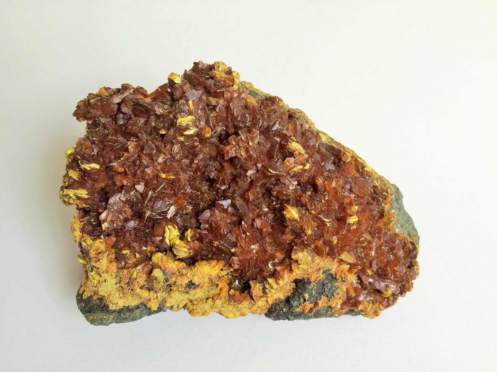 Oropimente
8,5 x 4,5 x 3 cm.
(Autor: Raúl S. Llorente)
