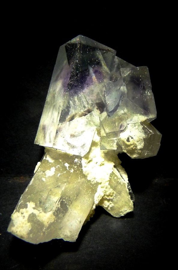 Fluorita y Cuarzo.
50x30 cristal 30x15x14 mm.
(Autor: Jesus Franquesa Baucells)