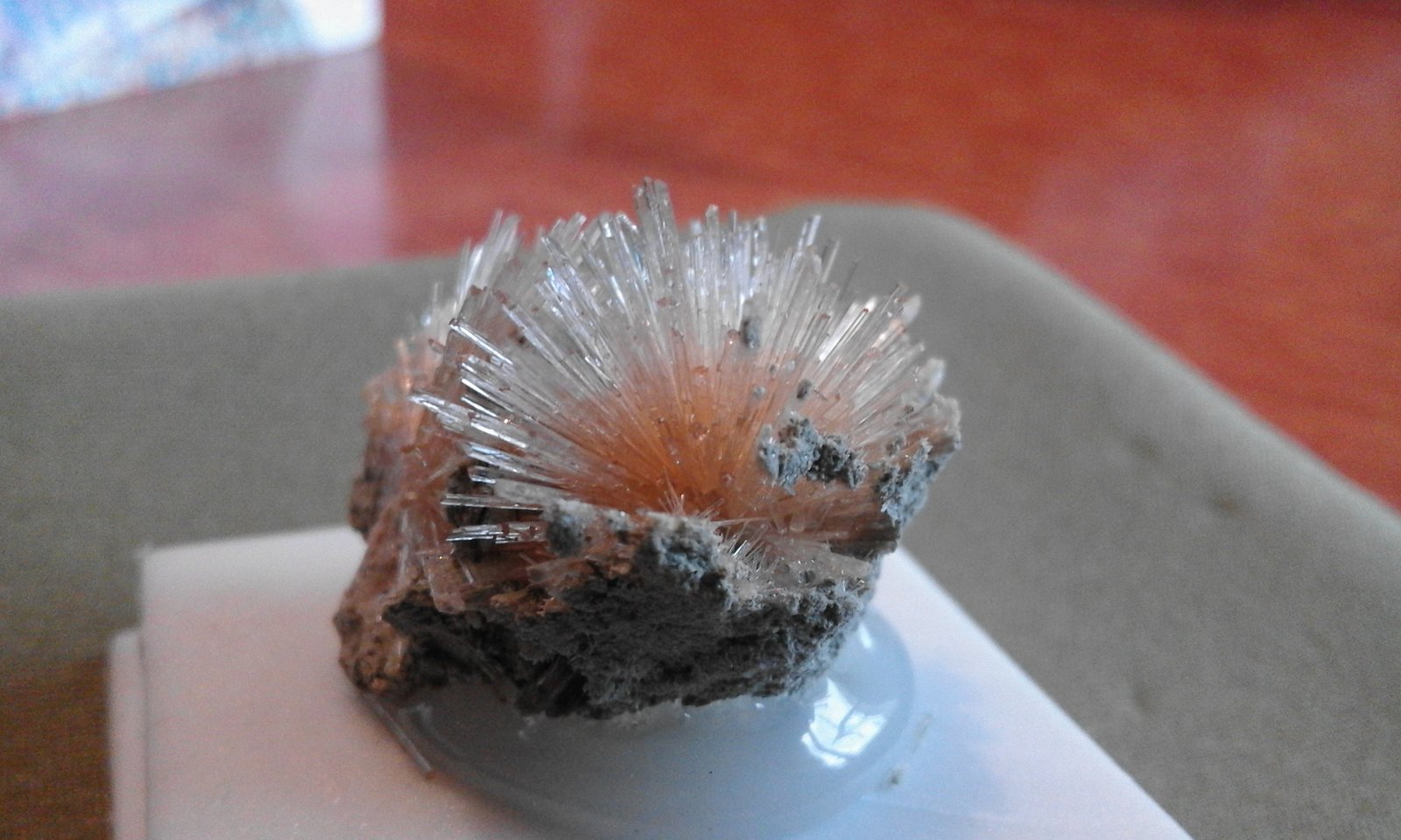 Aragonito.
2 cm. diámetro.
(Autor: Rafael varela olveira)