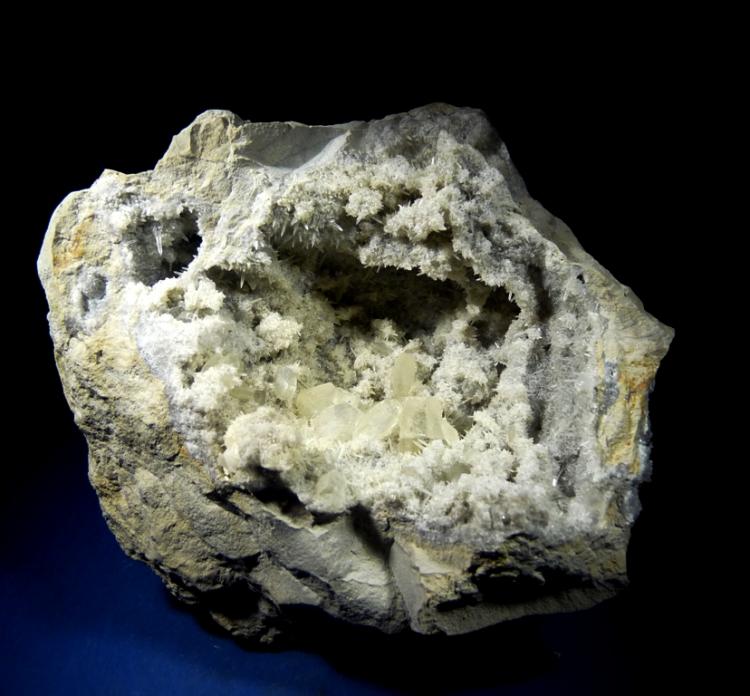 Yeso, celestina
110 x 100 mm
(Autor: Jesus Franquesa Baucells)