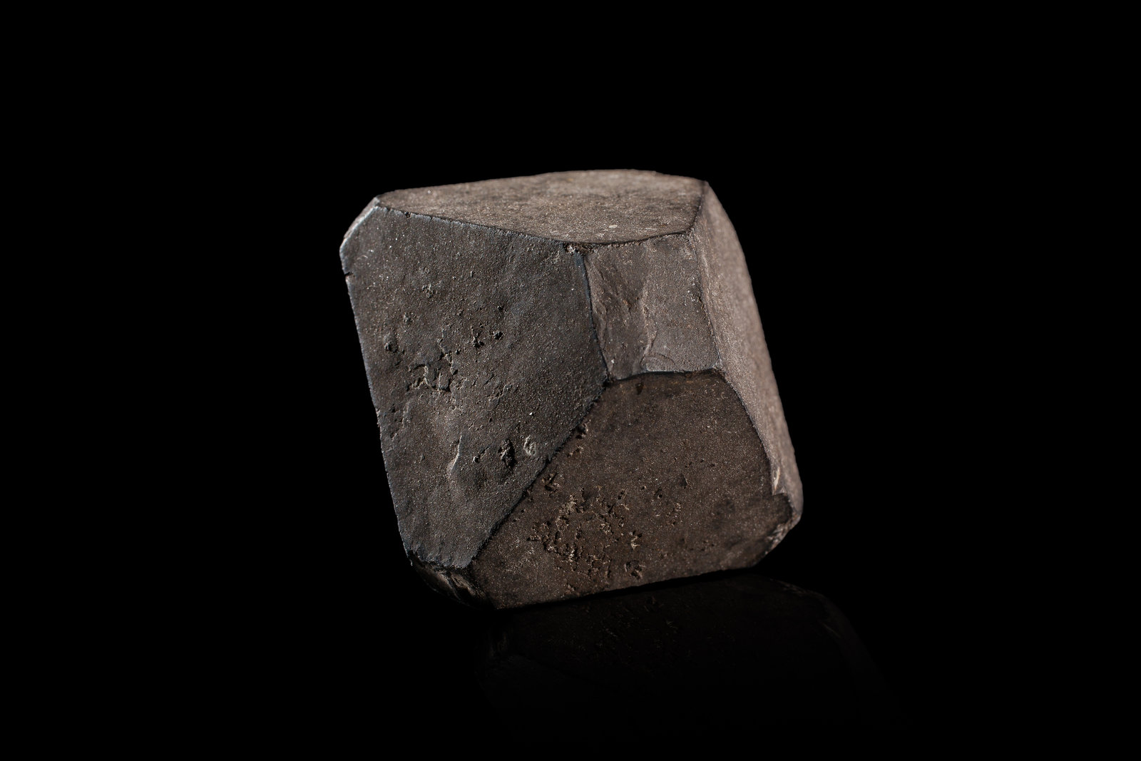 Hauerita
3,5 x 4 x 3 cm
(Autor: Museo MIM)
