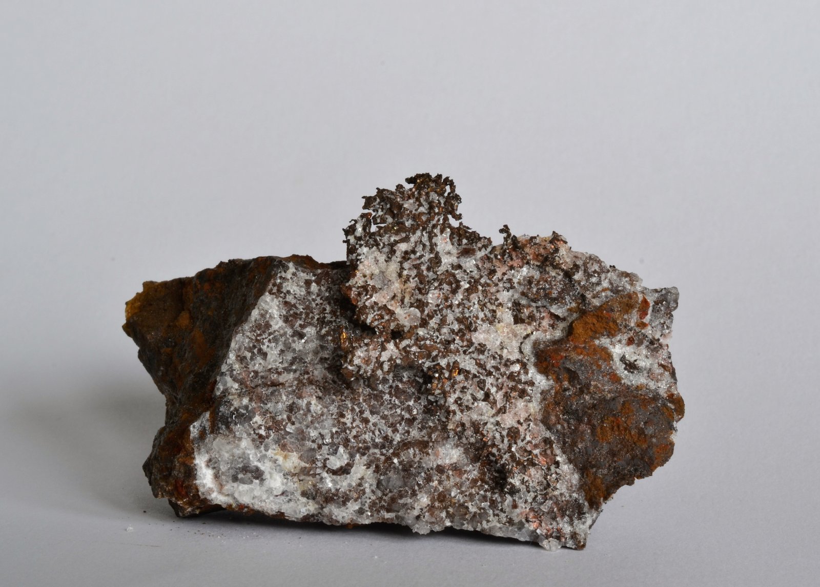 Cobre
6,2 x 4,2 x 3,5 cm.
(Autor: Raúl S. Llorente)