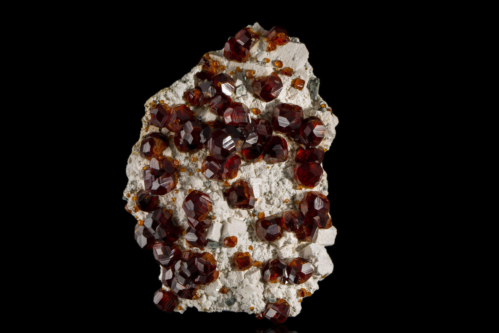Spessartina con Ortoclasa
11,5 x 8,5 x 5 cm
(Autor: Museo MIM)