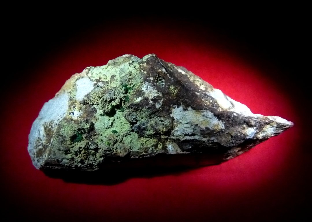 Barahonaíta-(Fe), Conicalcita y Olivenita.
80x40 mm
(Autor: Jesus Franquesa Baucells)