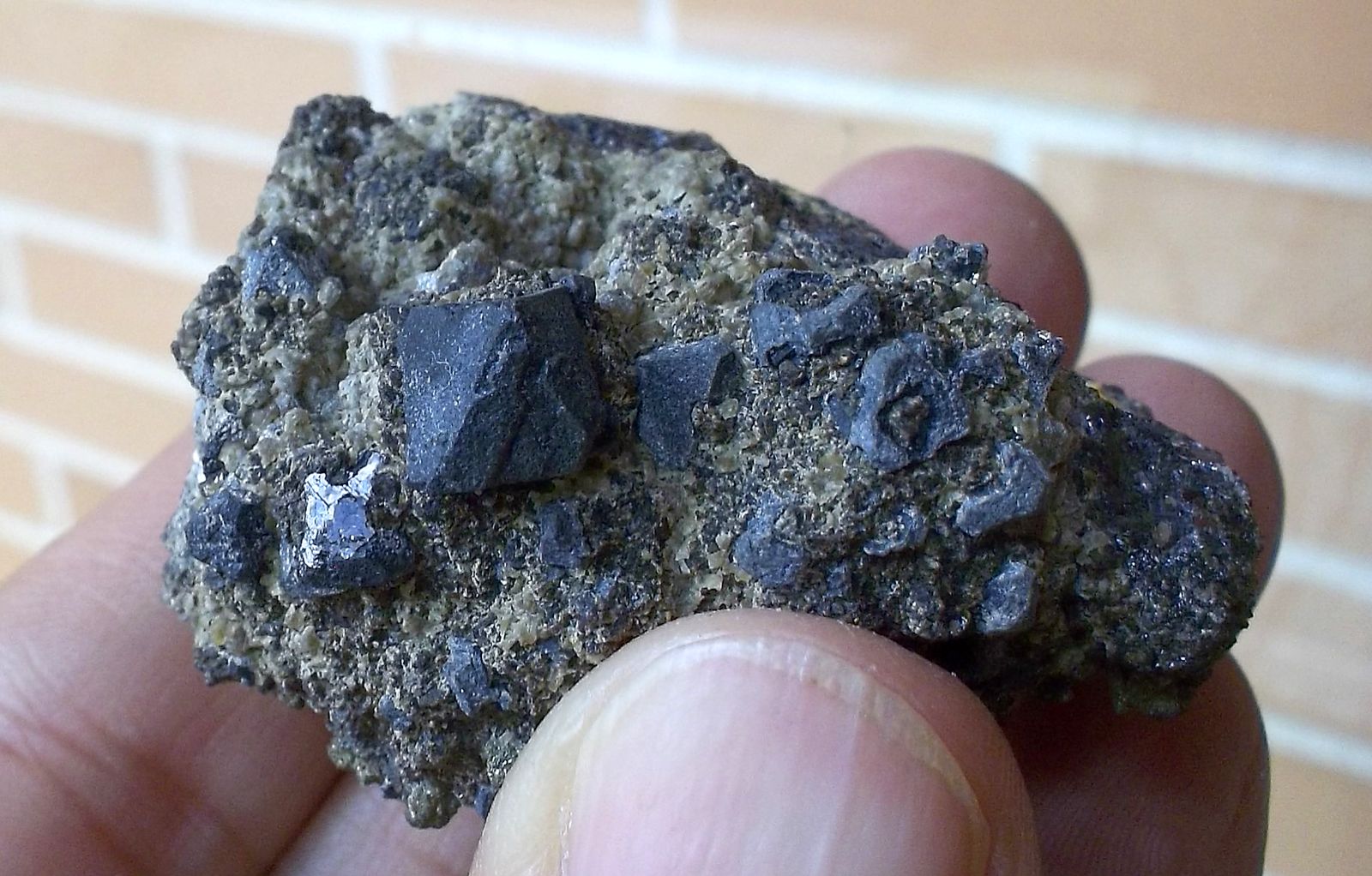 Galena
4 x 2,5 cm
(Autor: Cristalino)
