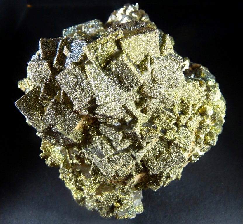 Fluorita recubierta de Pirita.
90x80 mm.
(Autor: Jesus Franquesa Baucells)