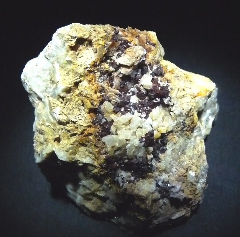 Pirita.
60x60 mm.
(Autor: Jesus Franquesa Baucells)