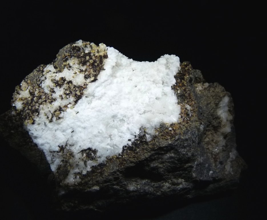 Gonnardita.
70x55 mm.
(Autor: Jesus Franquesa Baucells)