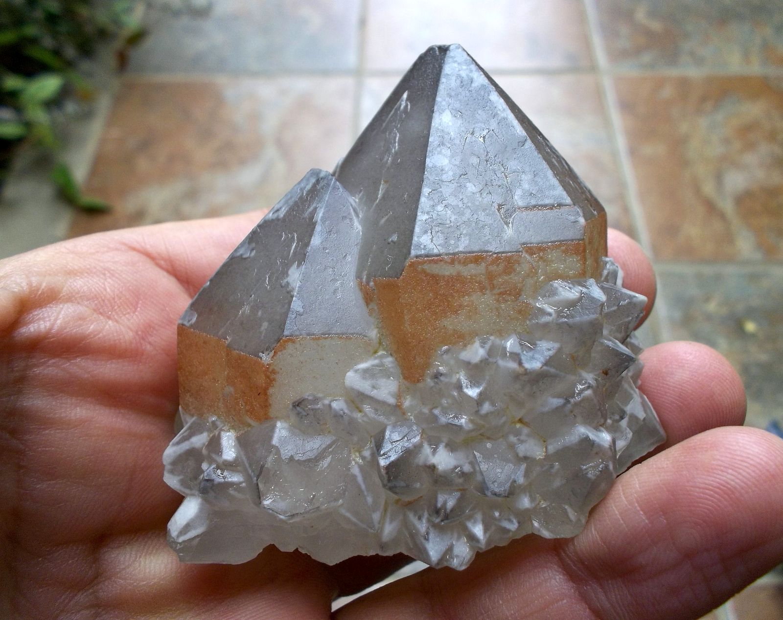Cuarzo
5,5 cm de altura x 6 cm de ancho
(Autor: Cristalino)