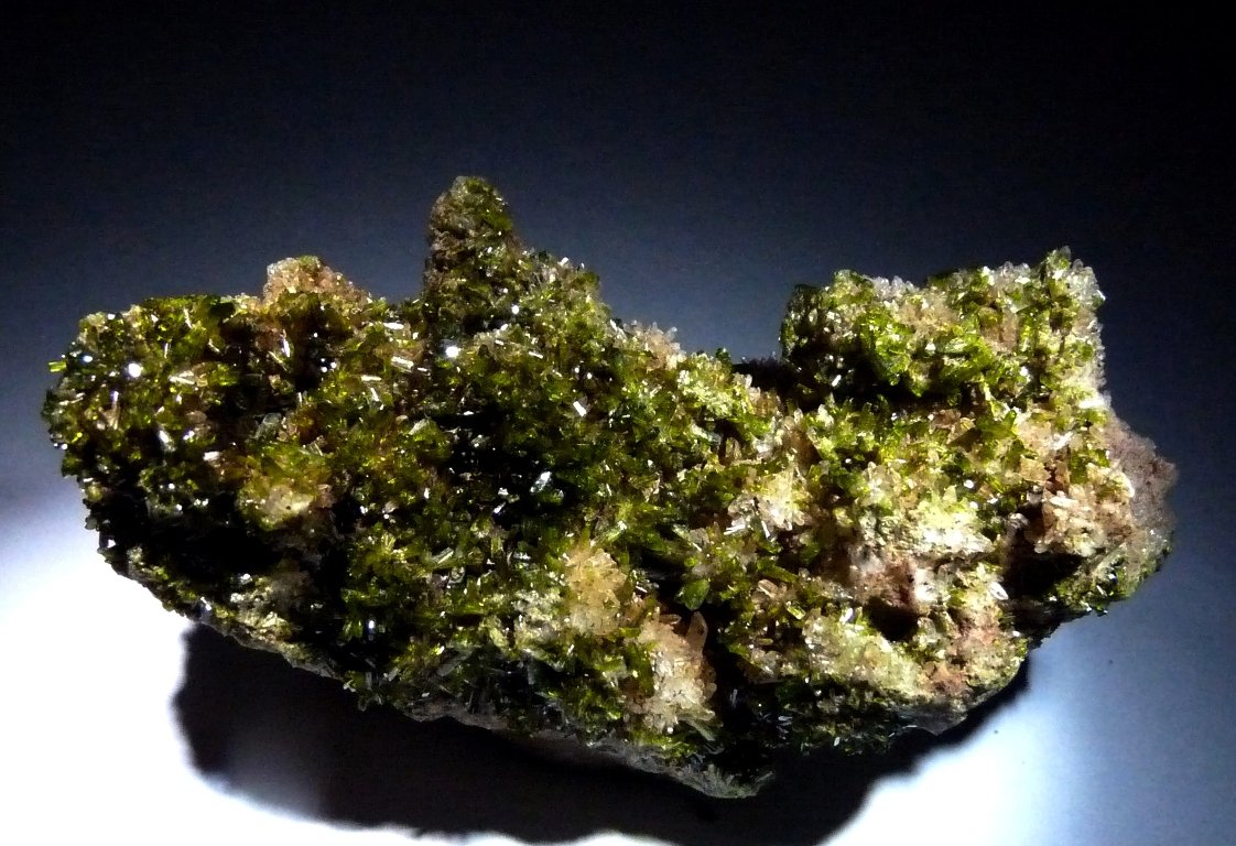 Epidota.
90x55 mm.
(Autor: Jesus Franquesa Baucells)