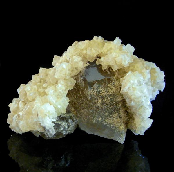 Cuarzo recubierto de Prehnita y con clinozoisita-epidota (Serie)
9x5,5cm. Cristales;  cuarzo; 4,5cm y prehnita 0,6cm.
(Autor: DAni)