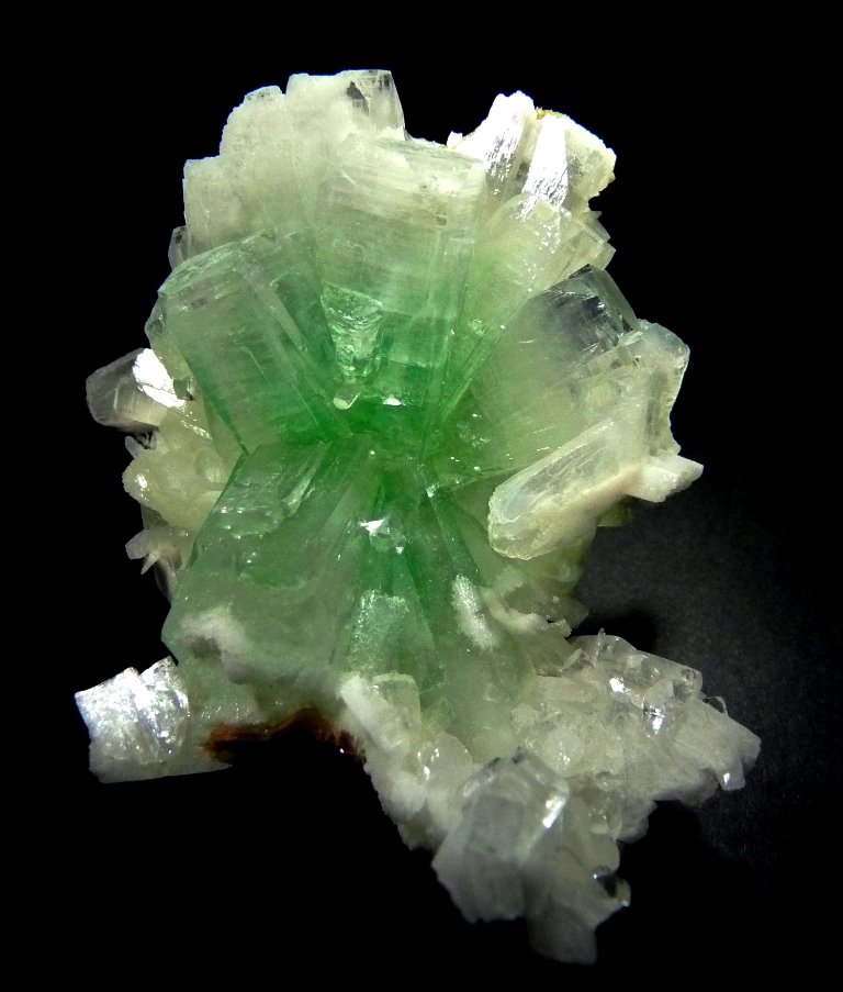 Fluorapofilita-(K) y Estilbita-Ca
85x60 mm.
(Autor: Jesus Franquesa Baucells)