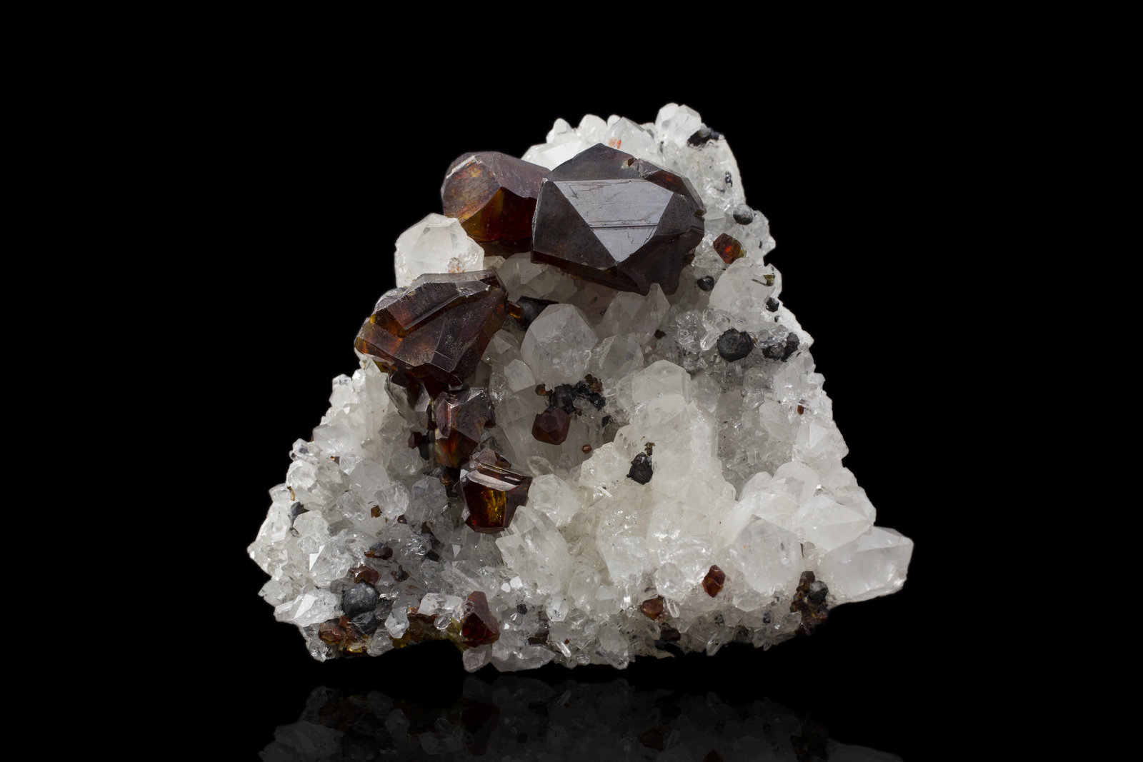 Esfalerita con Cuarzo
9 x 9,5 x 4 cm
(Autor: Museo MIM)
