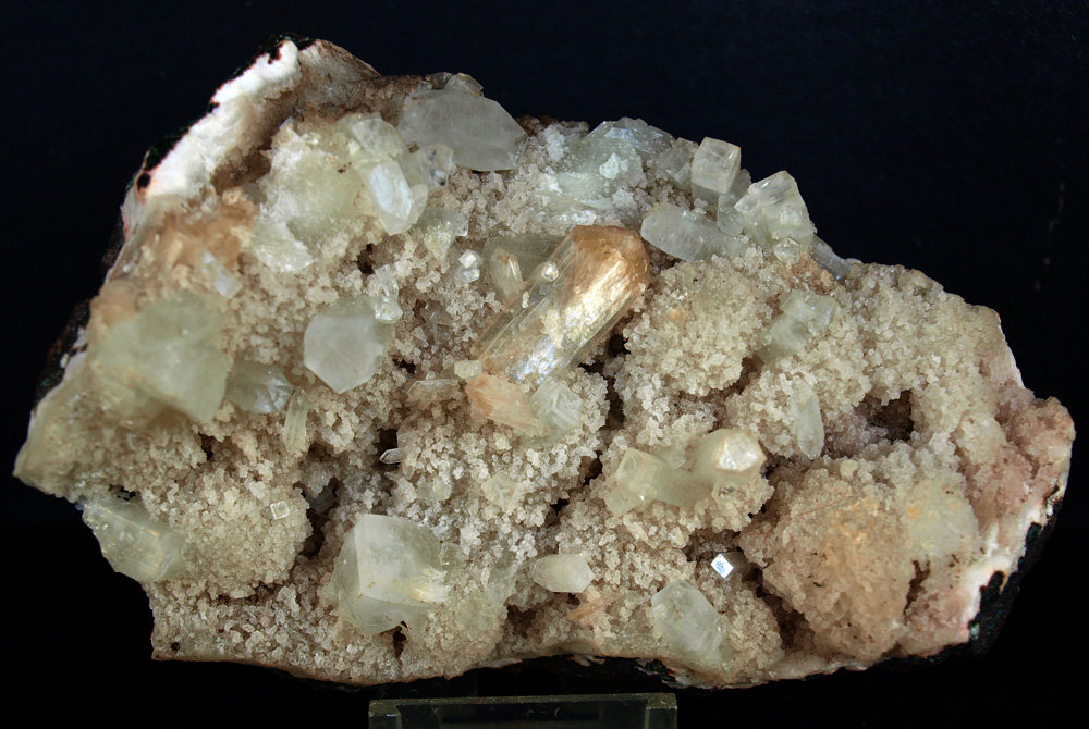 Fluorapophyllita-(K) (Apofilita), Stilbita-Ca (Estilbita-Ca)
13 x 8.5 cm
(Autor: Pedro Antonio)