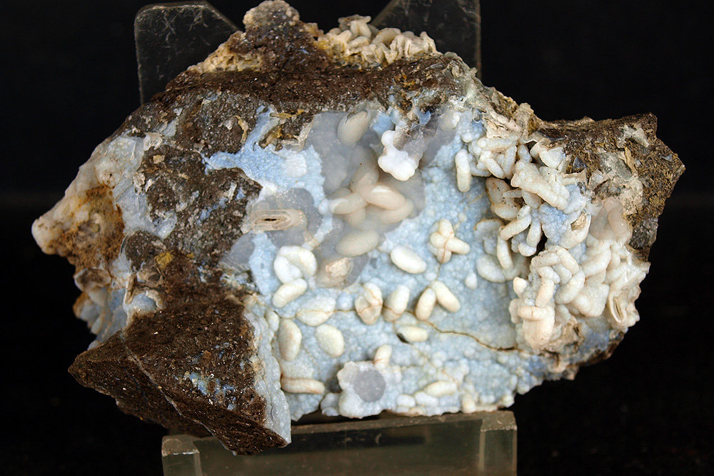 Cuarzo (variedad calcedonia)
7 x 5 cm
(Autor: Pedro Antonio)