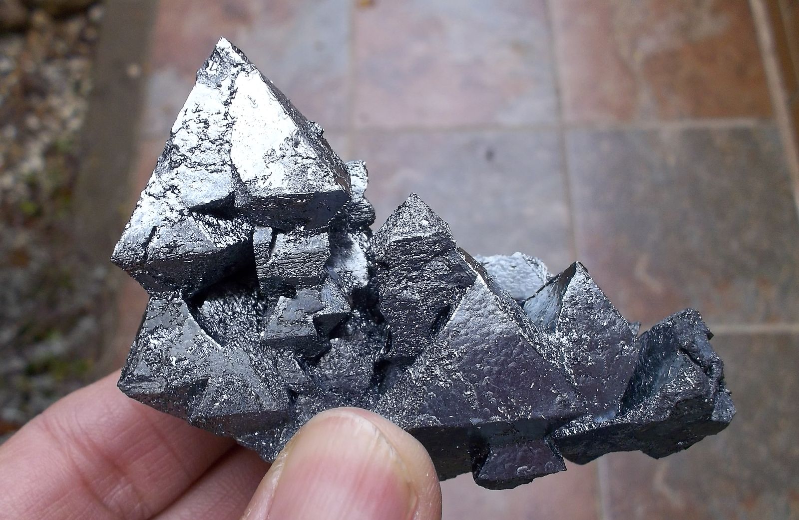 Hematites pseudo Magnetita (martita)
7 x 5,5 x 3,5 cm
(Autor: Cristalino)