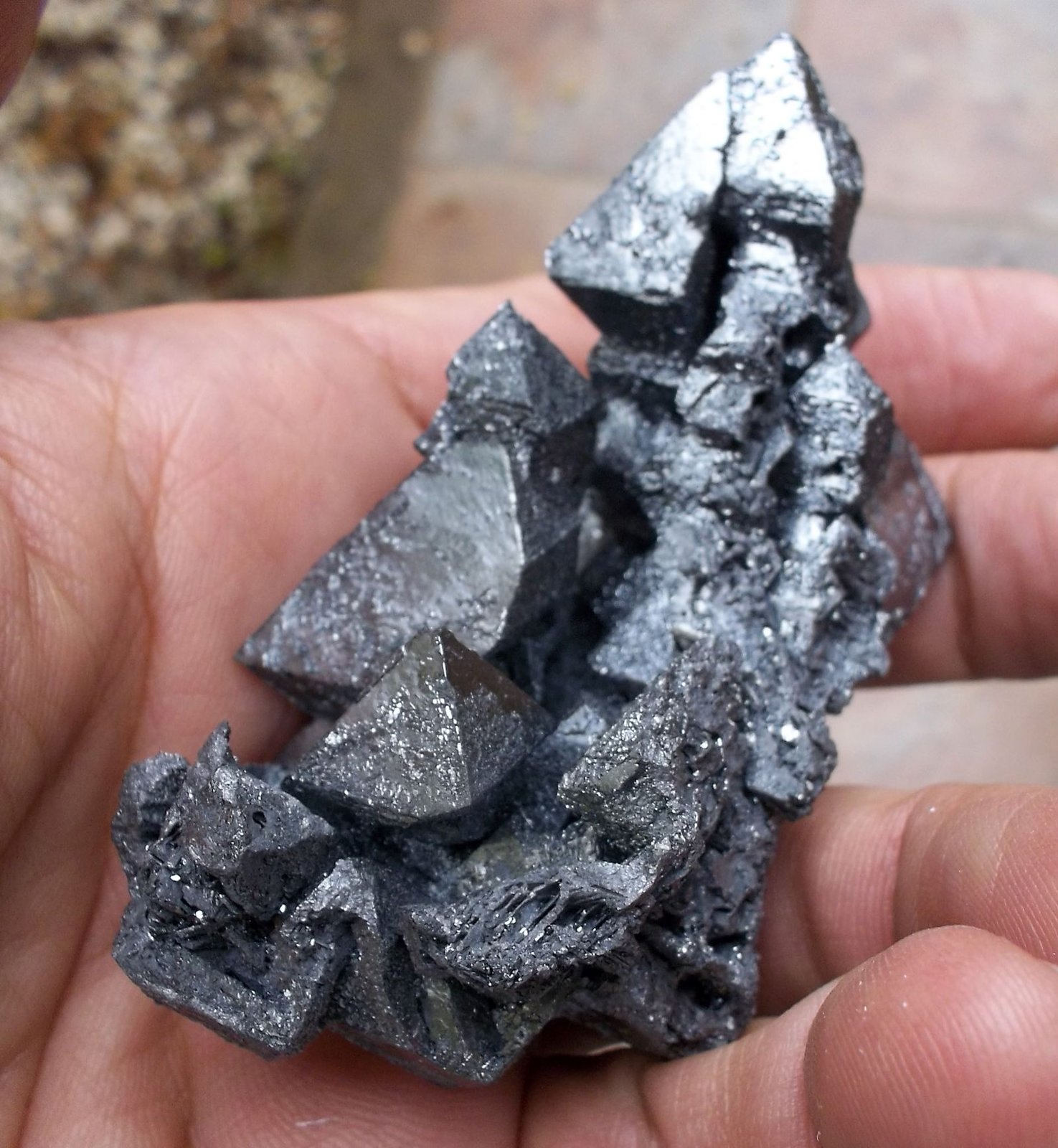 Hematites pseudo Magnetita (martita)
7 x 5,5 x 3,5 cm
(Autor: Cristalino)