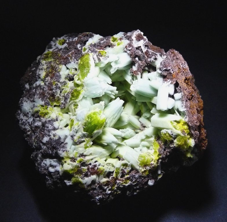 Plumbogummita y Piromorfita
60x55 mm.
(Autor: Jesus Franquesa Baucells)