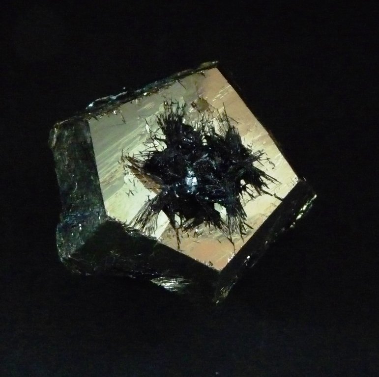 Pirita y Hematites.
35x35 mm.
(Autor: Jesus Franquesa Baucells)