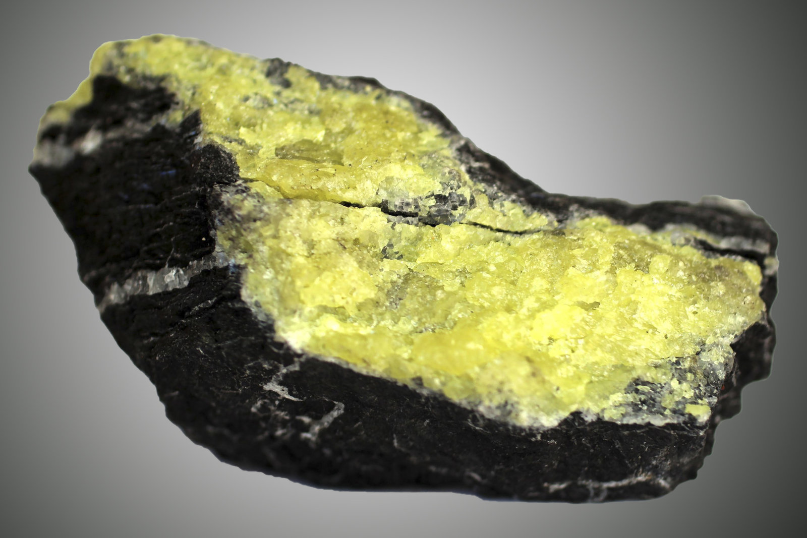 Azufre
70 x 32 x 31 mm.
(Autor: José Luis Zamora)