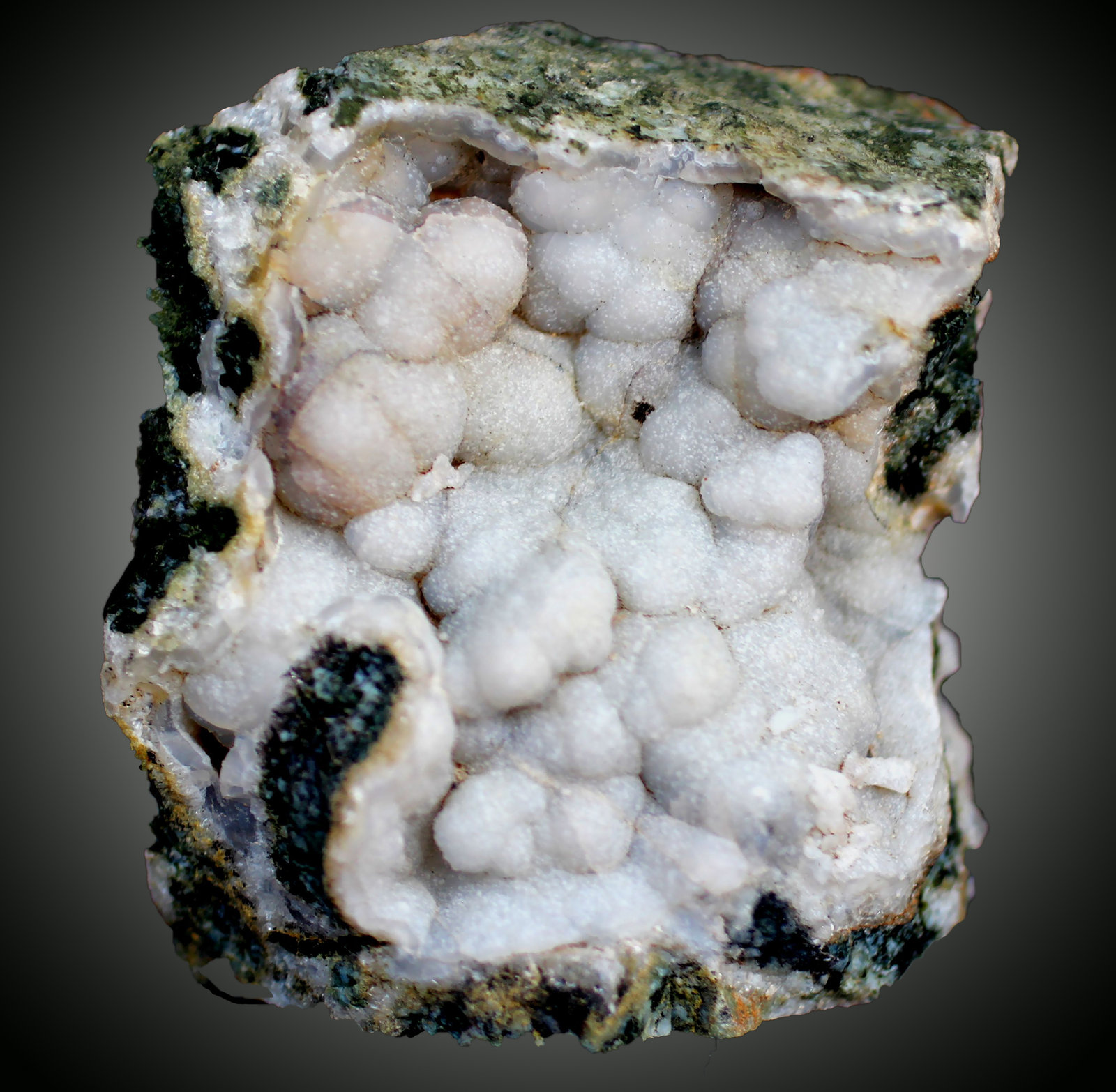 Cuarzo (variedad calcedonia)
49 x 44 x 38 mm.
(Autor: José Luis Zamora)