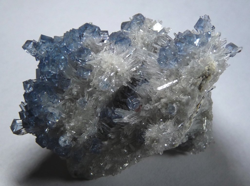 Fluorita y Cuarzo.
40x30 mm
(Autor: Jesus Franquesa Baucells)