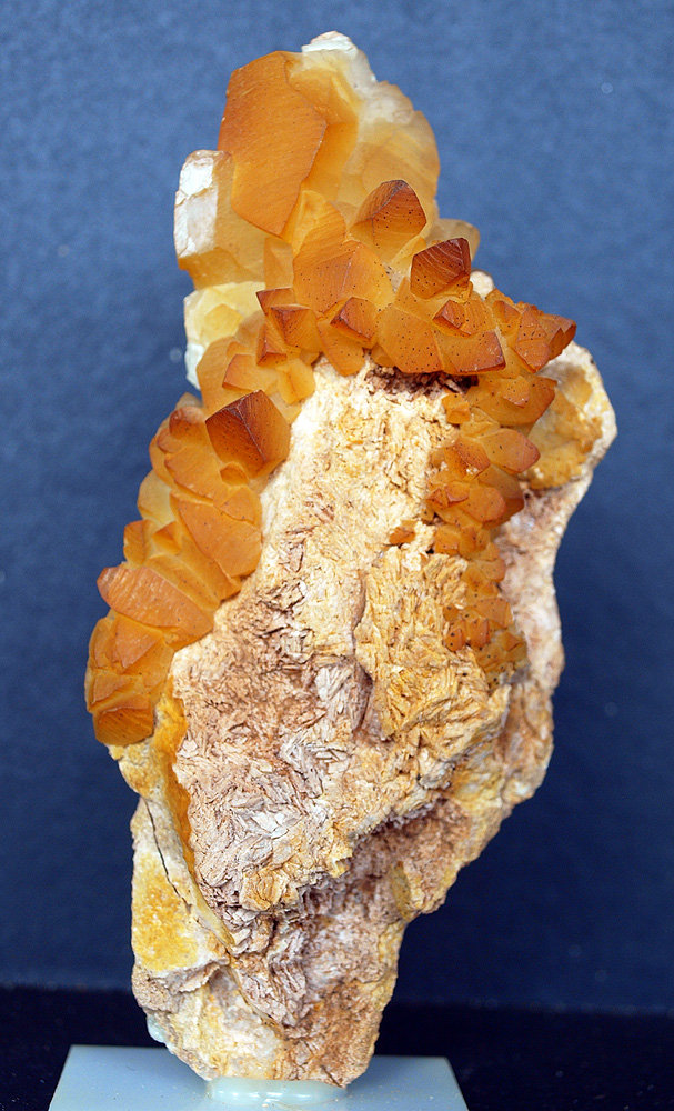 Calcita sobre Dolomita
13 x 6 cm
(Autor: Pedro Antonio)