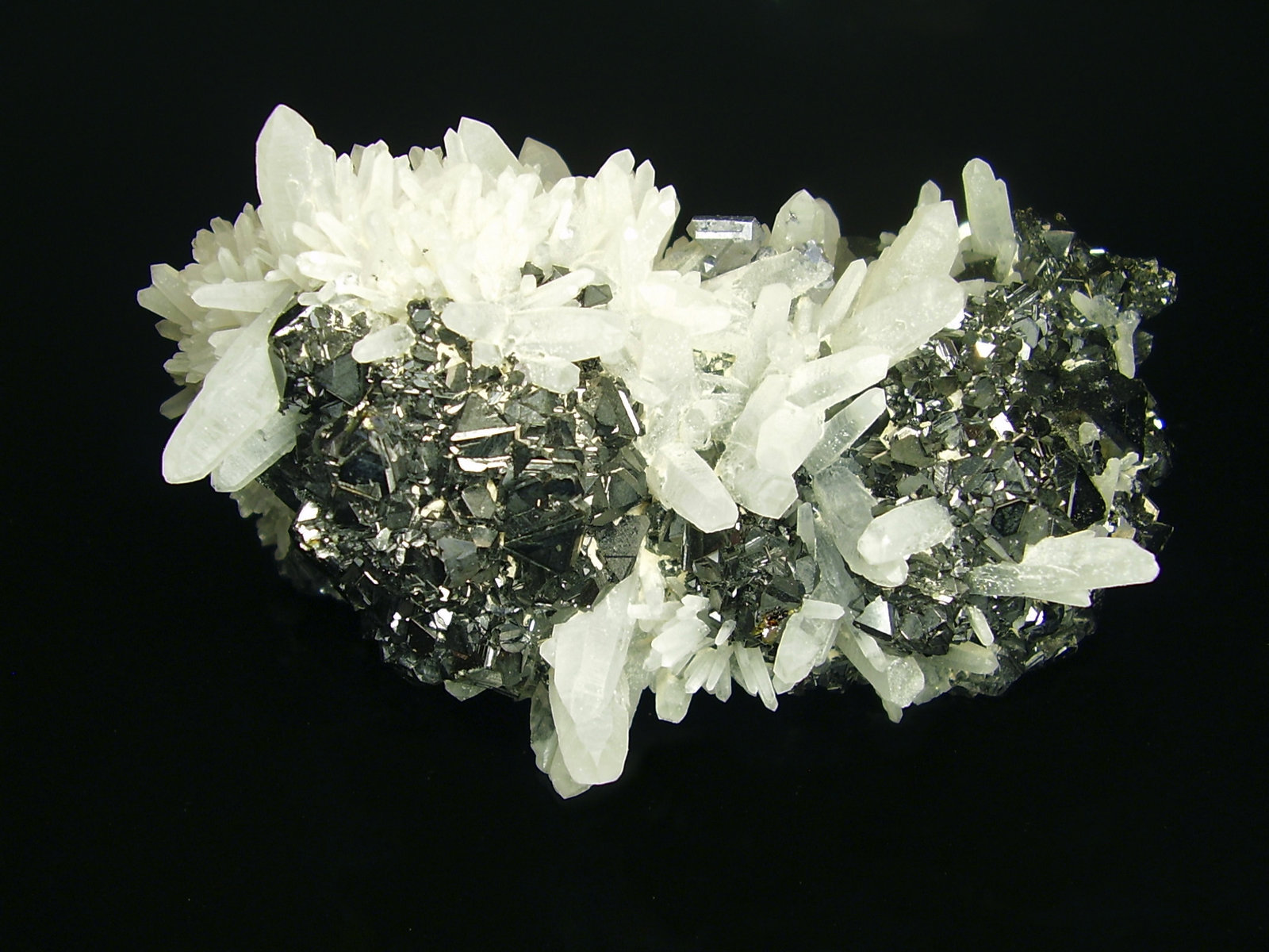 Esfalerita, Cuarzo
11x7 cm
(Autor: geoalfon)