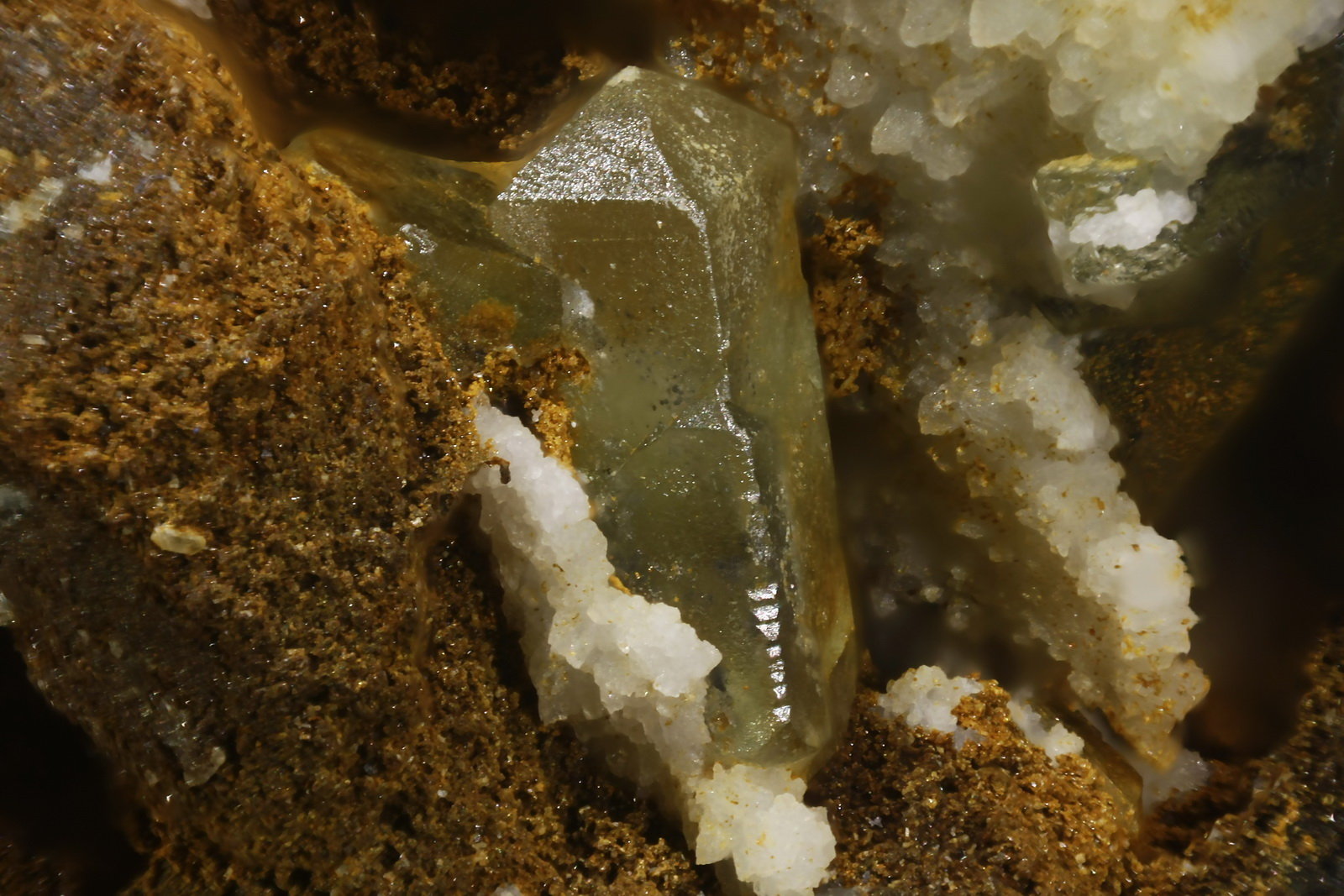 Anglesita
Cristal 3 mm
(Autor: Jorgina-Agusti-Màrius)