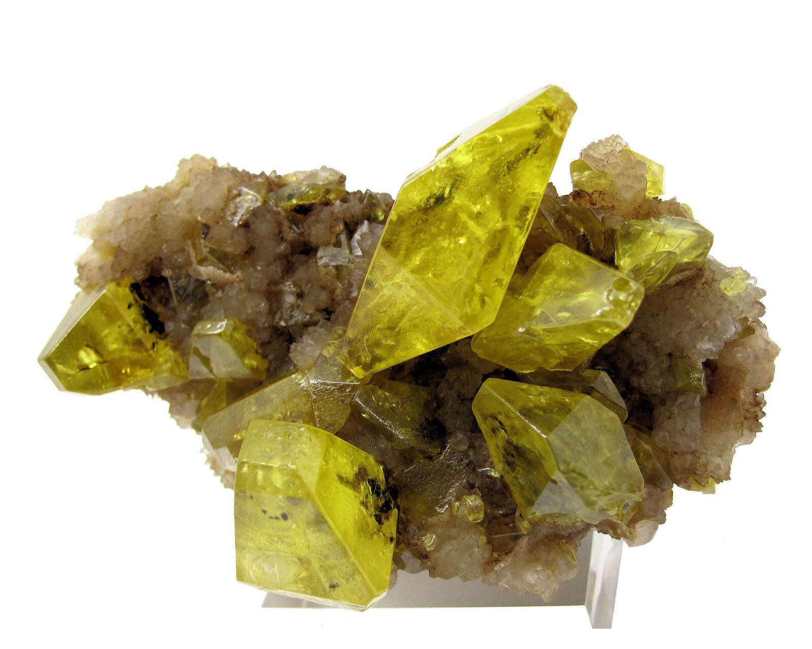 Azufre, Aragonito
Mina Cozzo Disi, Casteltermini, Provincia Agrigento (Girgenti), Sicilia, Italia
100 mm x 60 mm x 60 mm. Cristal principal de azufre: 44 mm
(Autor: Carles Millan)