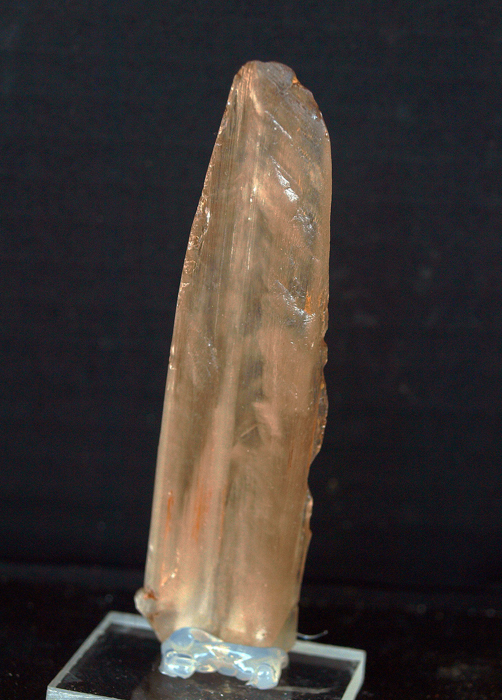 Cerusita
8.5 x 2.5 cm
(Autor: Pedro Antonio)