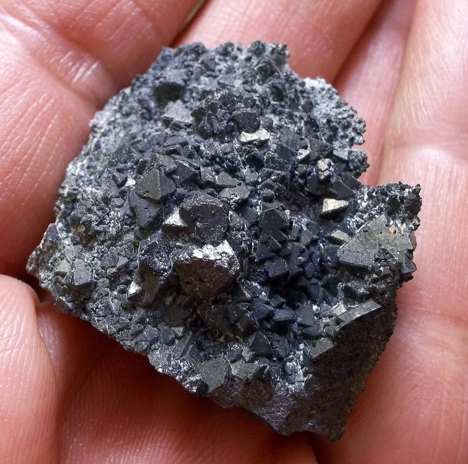 Magnetita
3 x 3 cm
(Autor: Cristalino)