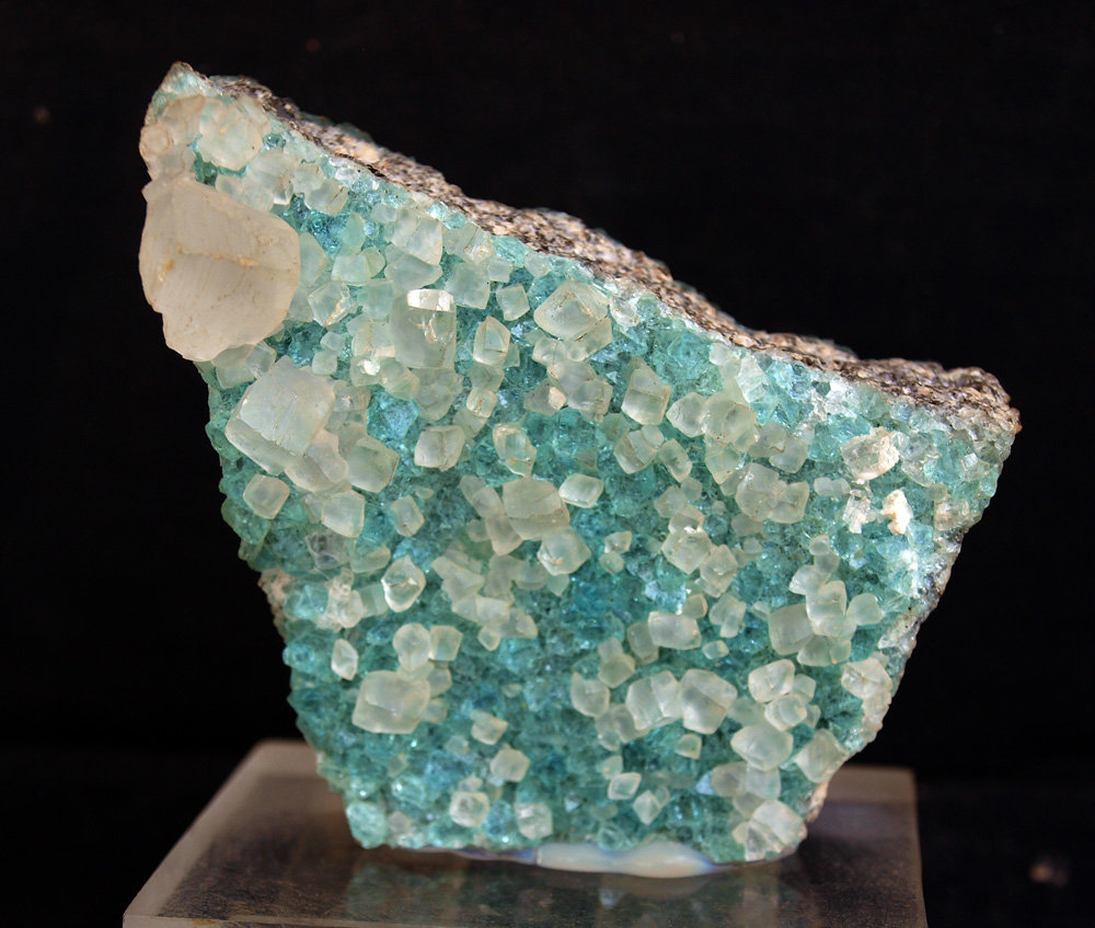 Fluorita y Calcita
7 x 6 cm
(Autor: Pedro Antonio)