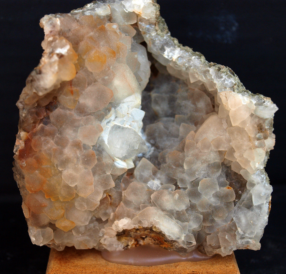 Cuarzo (variedad calcedonia)
8 x 7.5 cm
(Autor: Pedro Antonio)