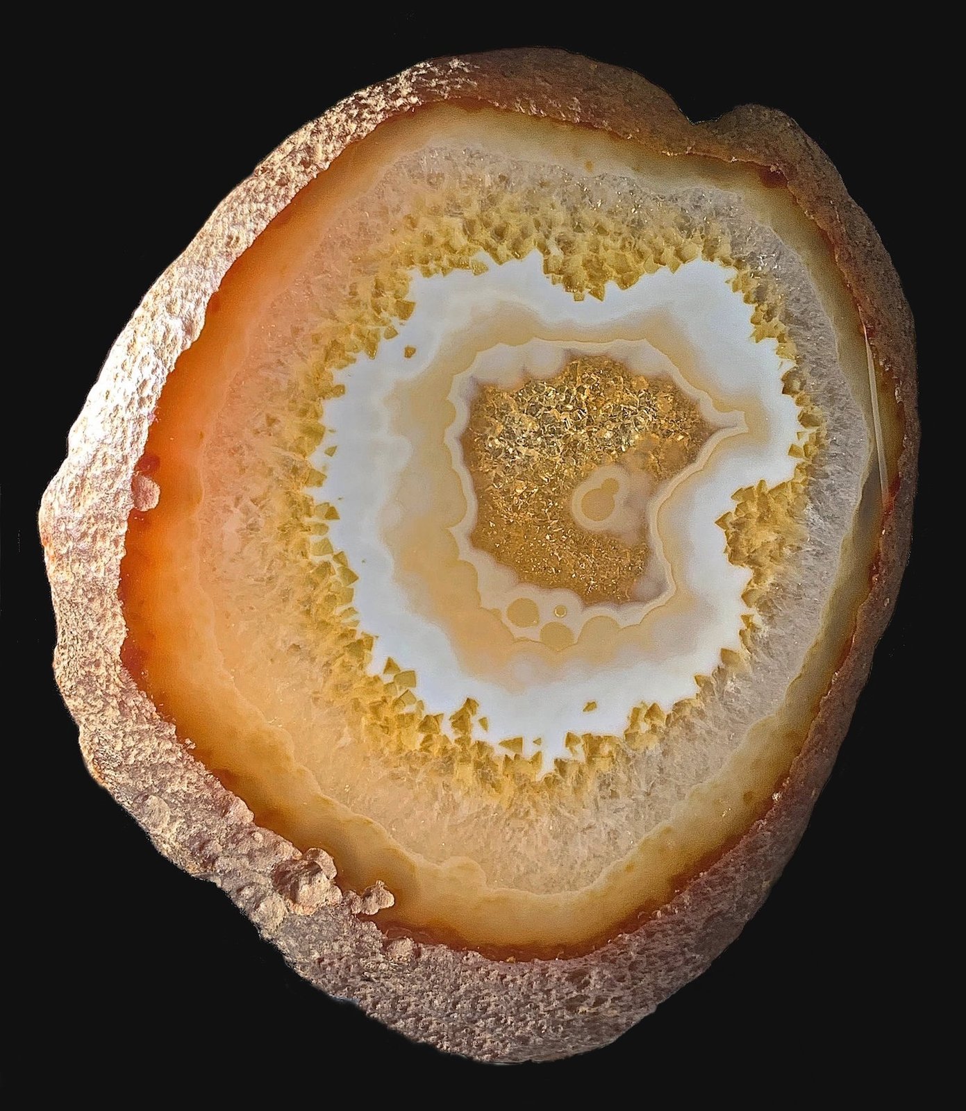 Cuarzo (variedad ágata)
14,8 x 12,9 cm.
(Autor: Xavier bordas)