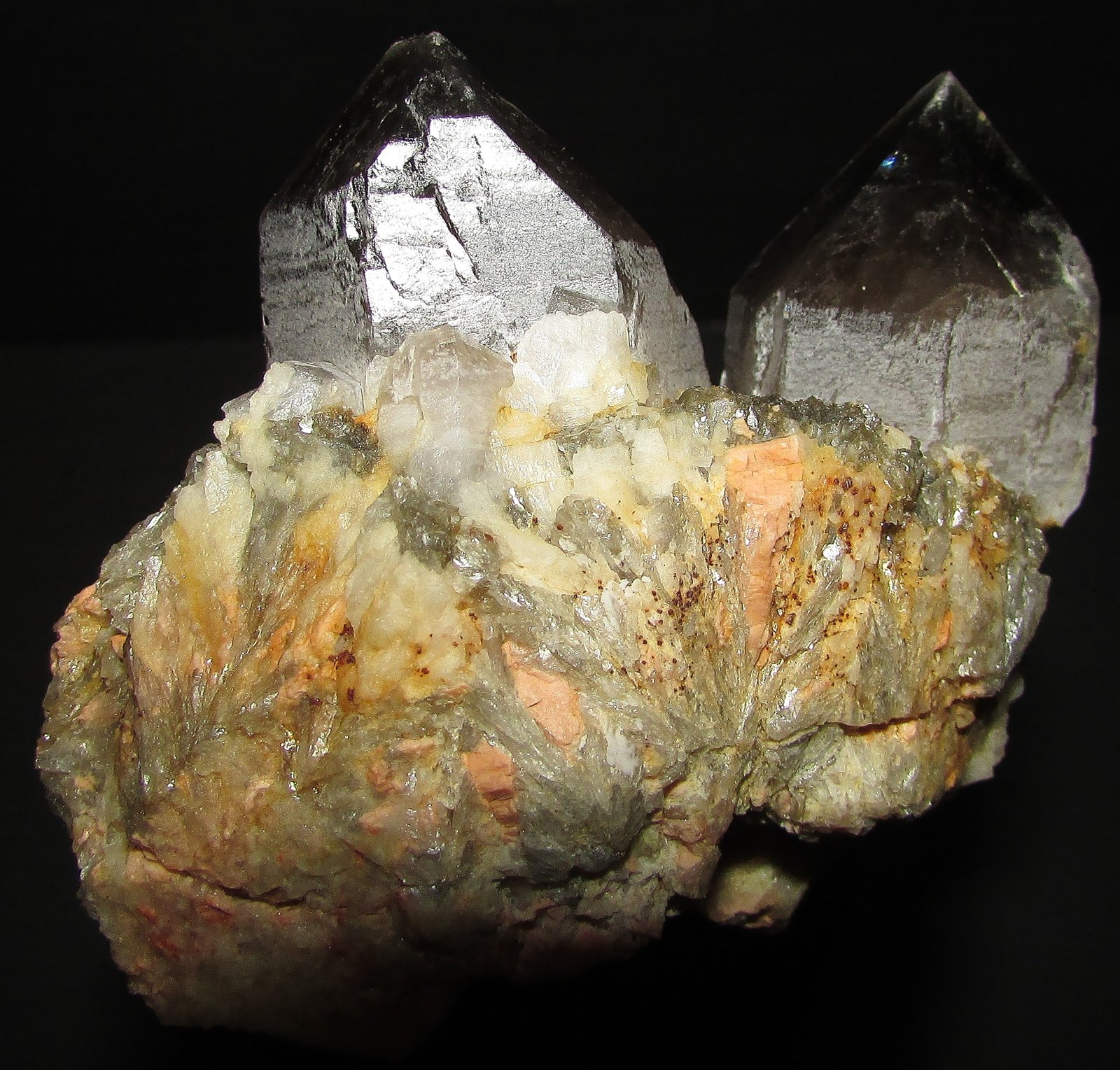 Cuarzo (variedad ahumado)
7 x 6 cm.
(Autor: Jordi Franco)