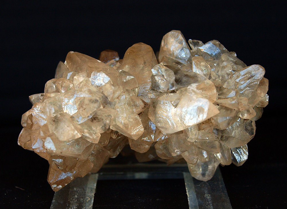 Calcita
6 x 3.5 cm
(Autor: Pedro Antonio)