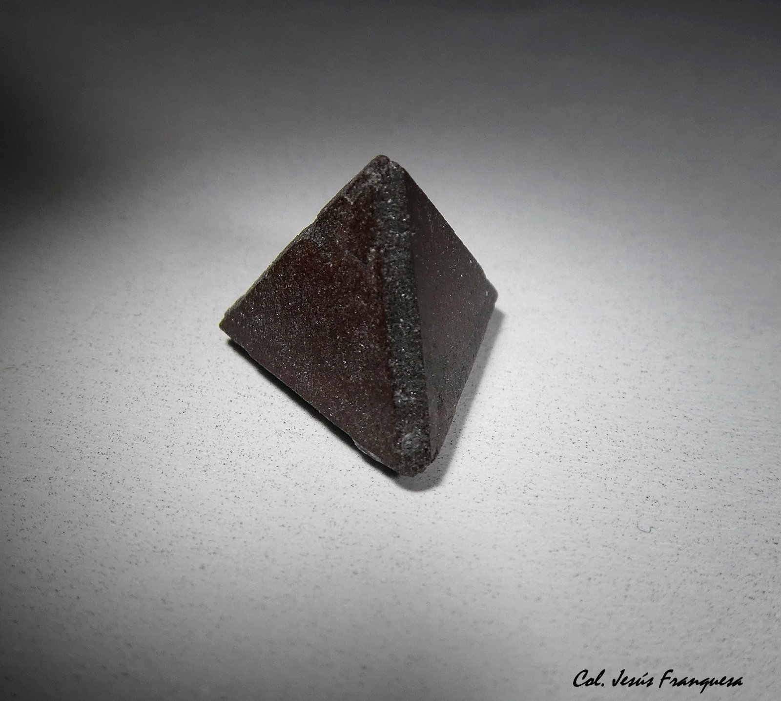 Zunyita.
12x11 mm.
(Autor: Jesus Franquesa Baucells)