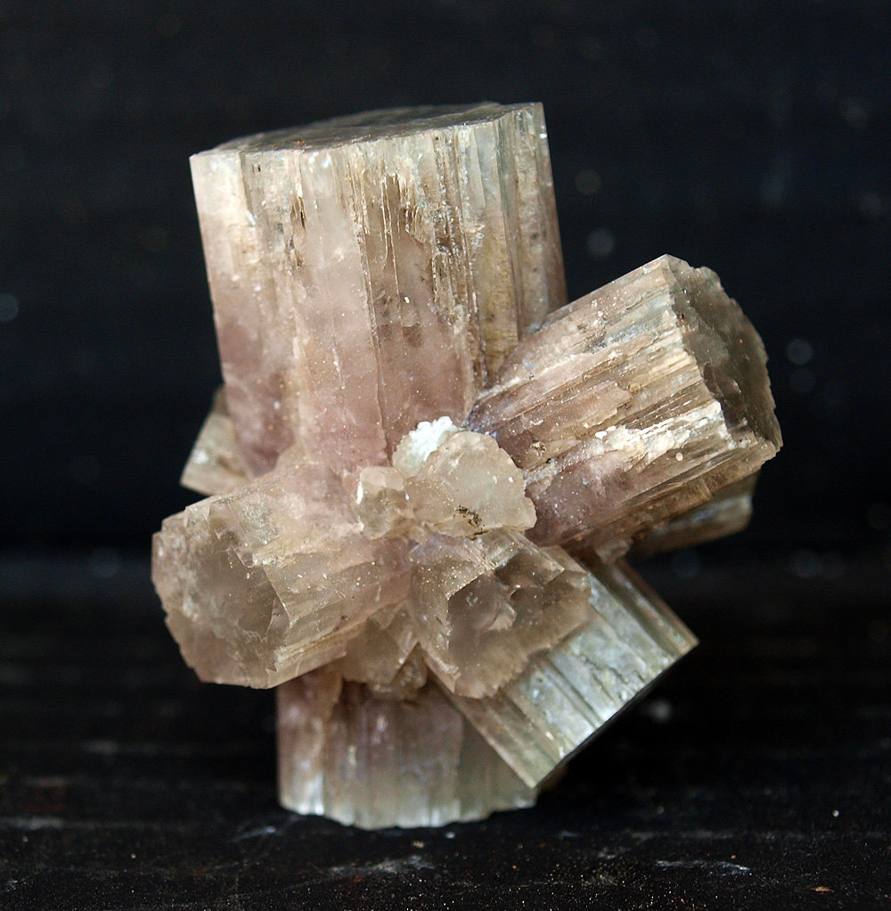 Aragonito
4 x 3.5 cm
(Autor: Pedro Antonio)