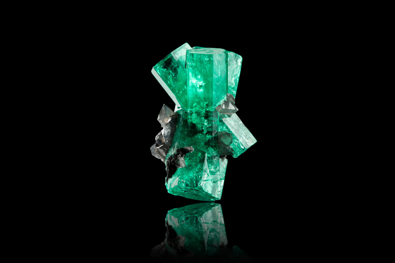 Berilo (variedad esmeralda)
2,5 x 3,5 x 2,5 cm
(Autor: Museo MIM)