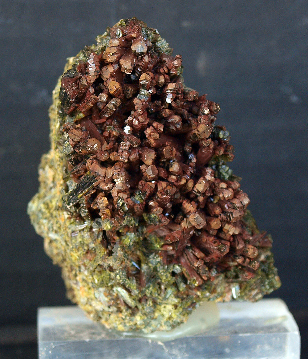 Epidota
5 x 3.5 cm
(Autor: Pedro Antonio)