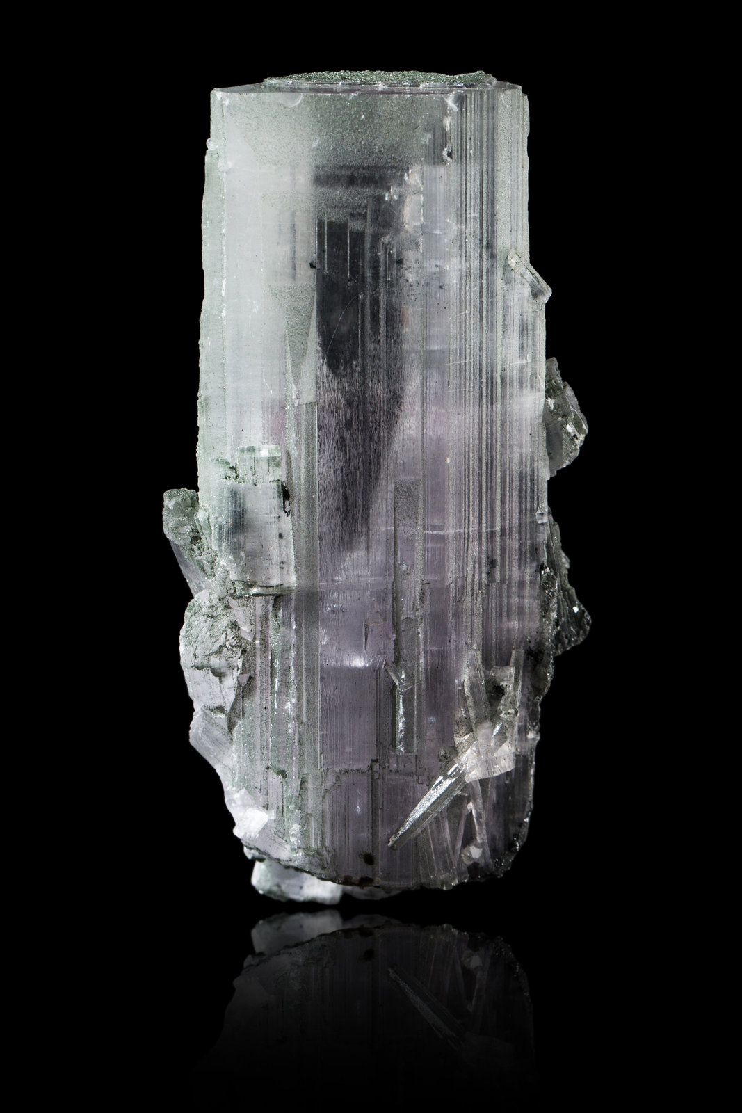 Anhydrita con Clorita (Grupo)
4 x 3 x 8 cm
(Autor: Museo MIM)