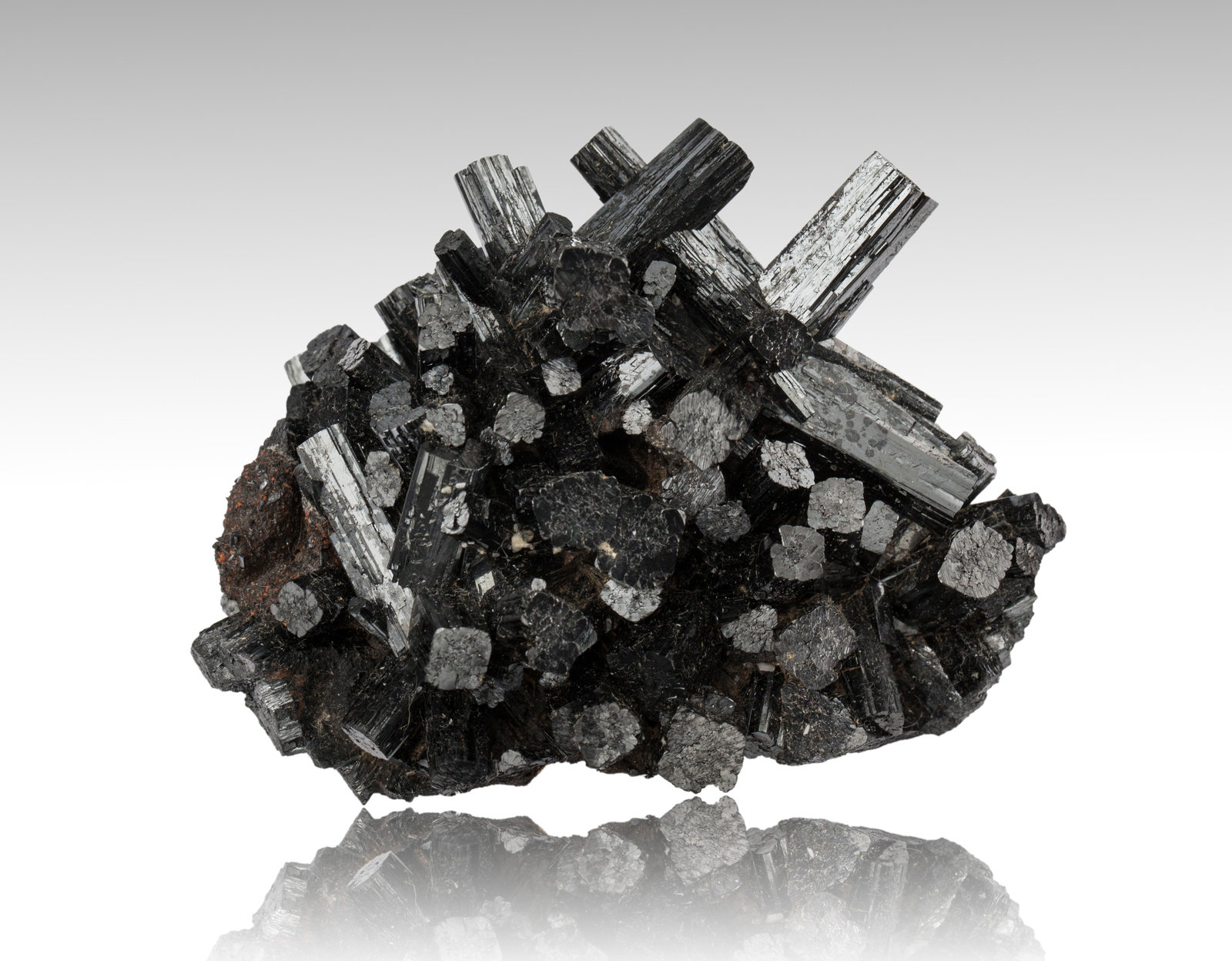 Manganita
8,5 x 6,5 x 5 cm
(Autor: Museo MIM)