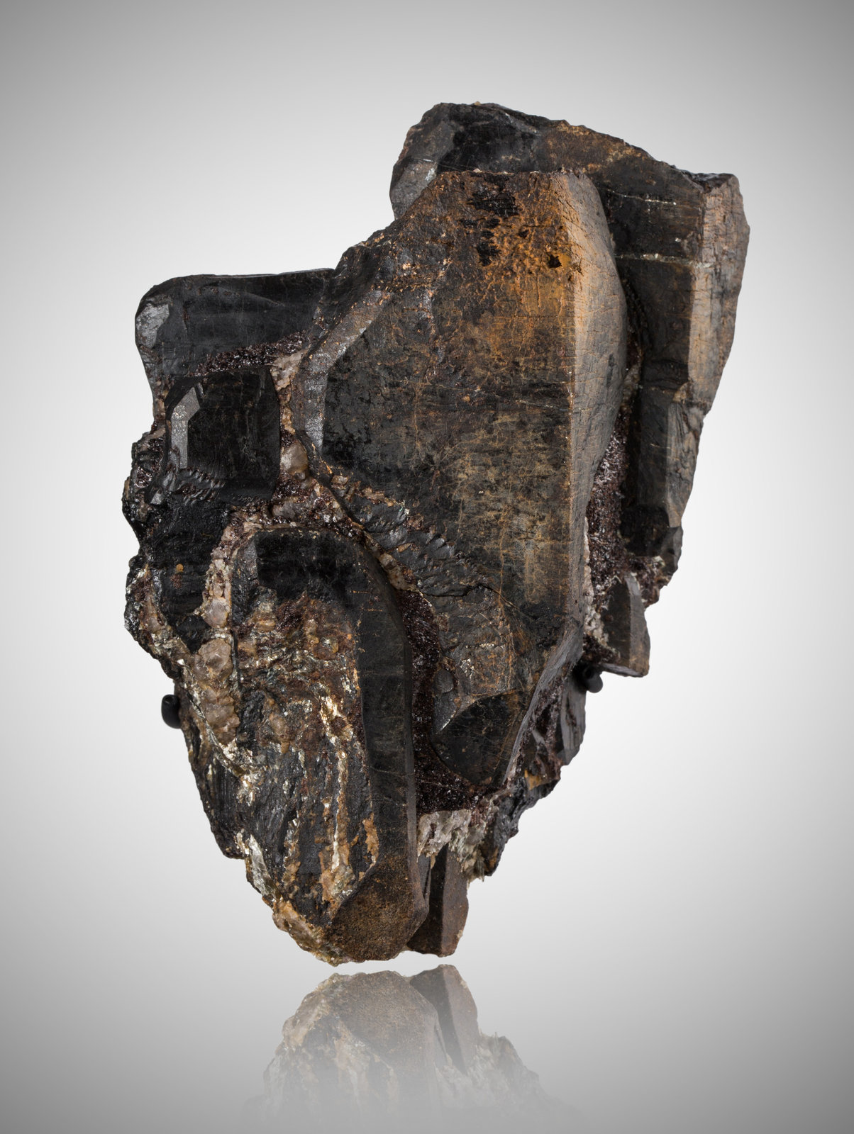 Gadolinita
9 x 14,5 x 8 cm
(Autor: Museo MIM)