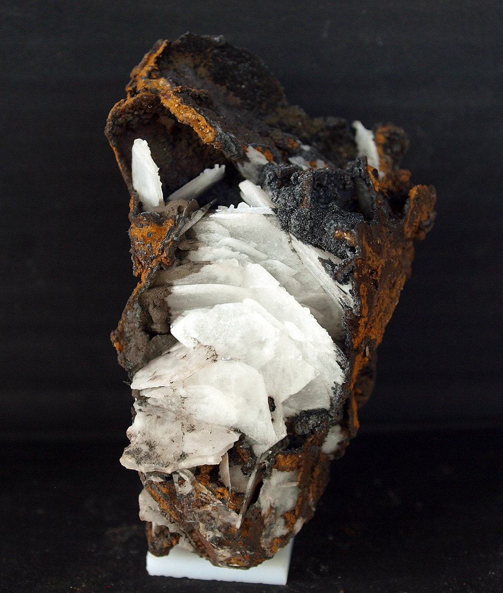 Barita
8 x 5 cm
(Autor: Fed..Esp..de Mineralogía)