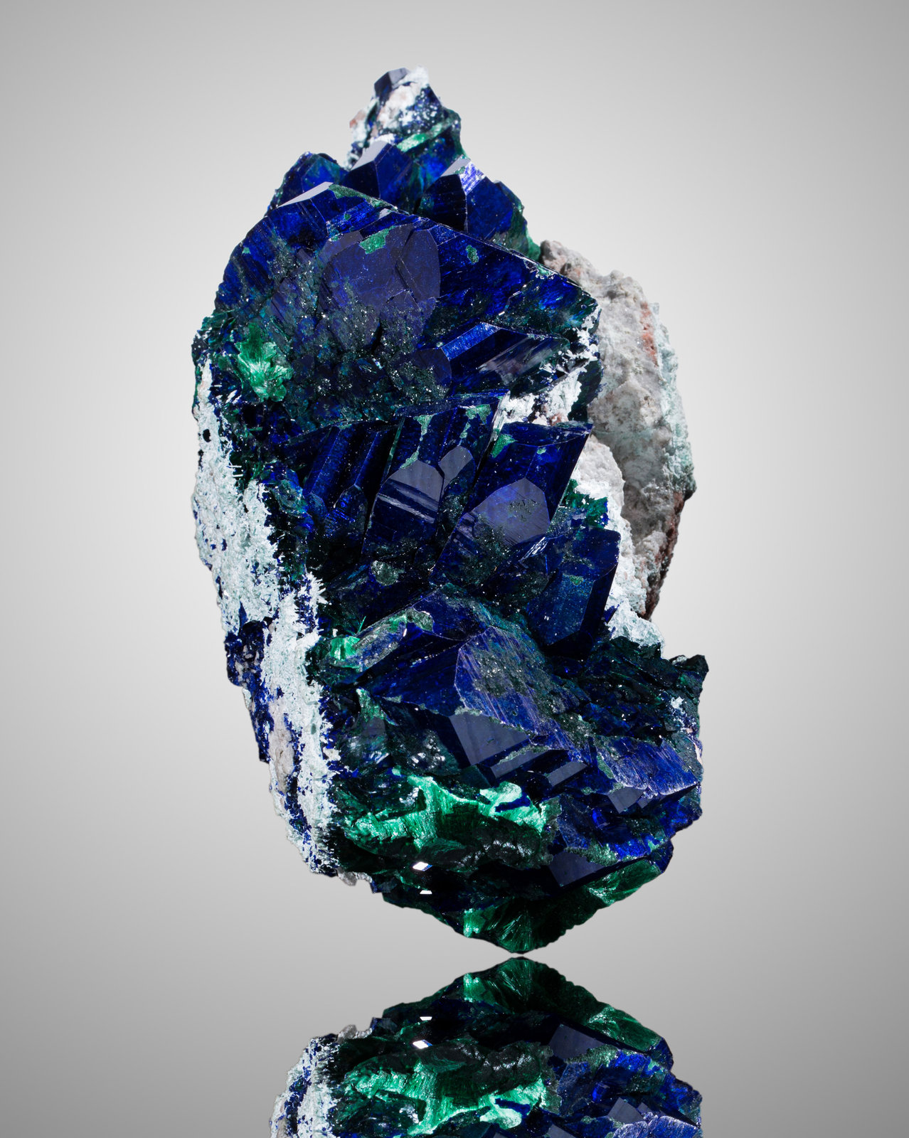 Azurita y Malaquita
17 x 8,5 x 8,5 cm
(Autor: Museo MIM)