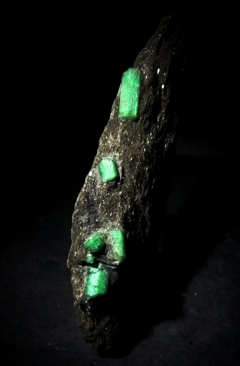 Berilo (variedad esmeralda)
80x20 mm.
(Autor: Jesus Franquesa Baucells)