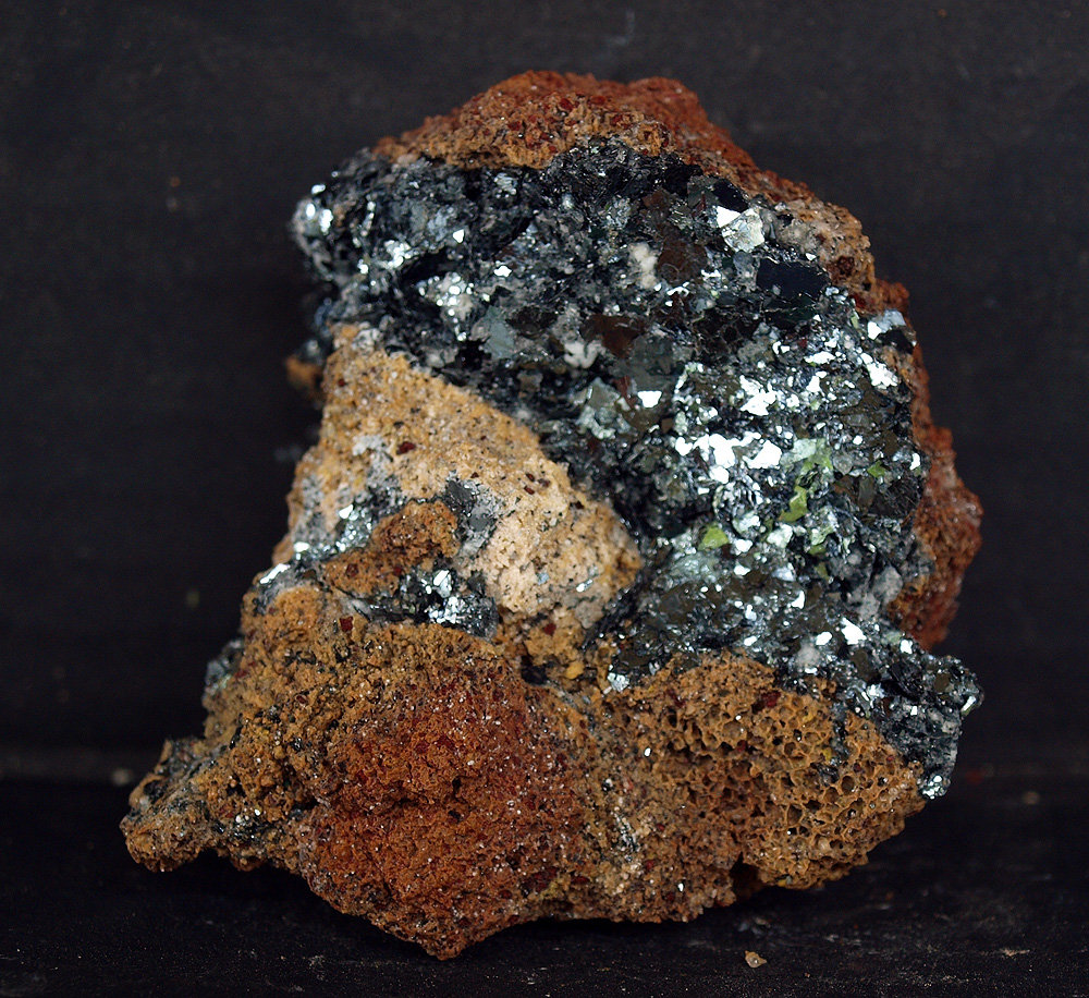 Hematites
7 x 7.5 cm
(Autor: Pedro Antonio)